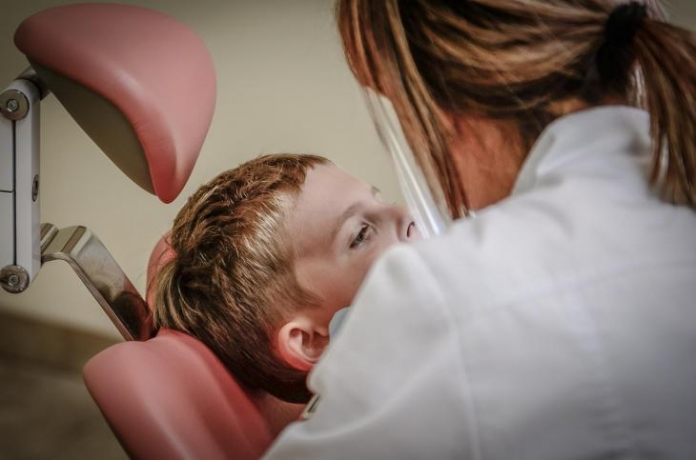 NOTICIA ¿Cómo proteger la sonrisa de mi hijo? La higiene bucodental ideal por edades.